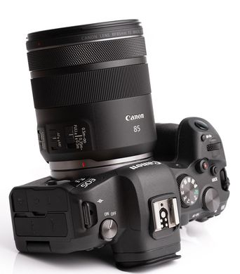 Фотоапарат Canon EOS RP + Canon RF 85mm f/2 Macro IS STM