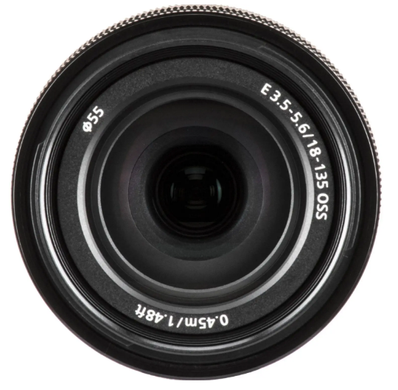 Об'єктив Sony E 18-135mm f/3.5-5.6 OSS