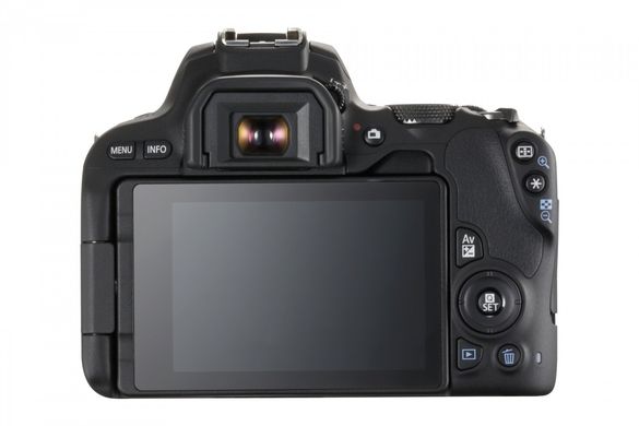 Дзеркальний фотоапарат Canon EOS 200D kit (18-55mm) EF-S DC III
