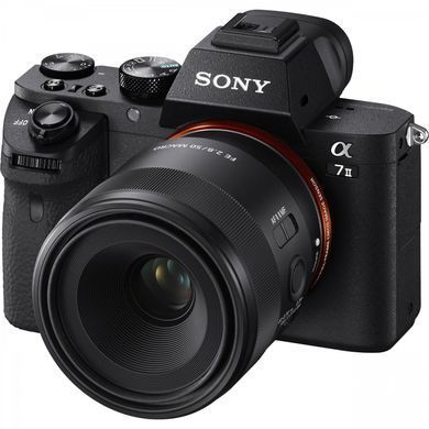 Объектив Sony FE 50mm f/2.8 Macro (SEL50M28.SYX), От магазина