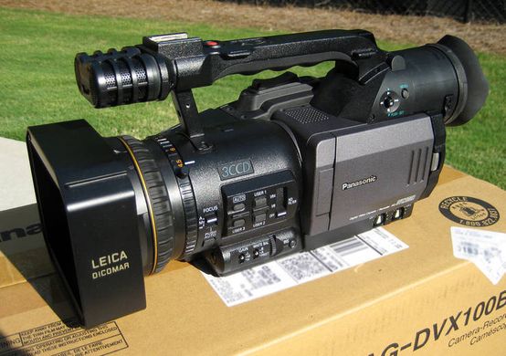 Видеокамера Panasonic AG DVX-100 BE