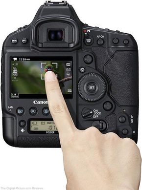 Дзеркальний фотоапарат Canon EOS 1D X Mark II body UA