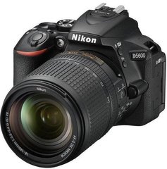 Дзеркальний фотоапарат Nikon D5600 kit (18-140mm VR)