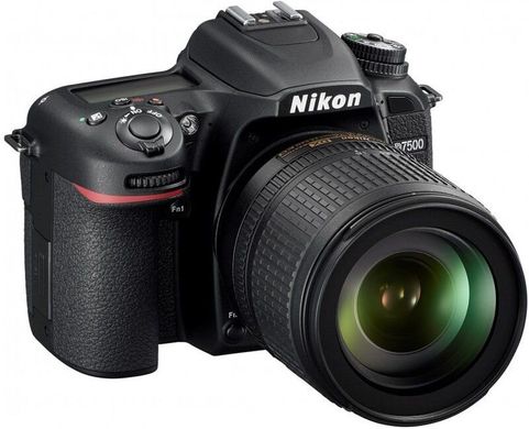 Дзеркальний фотоапарат Nikon D7500 kit (18-105mm VR) UA
