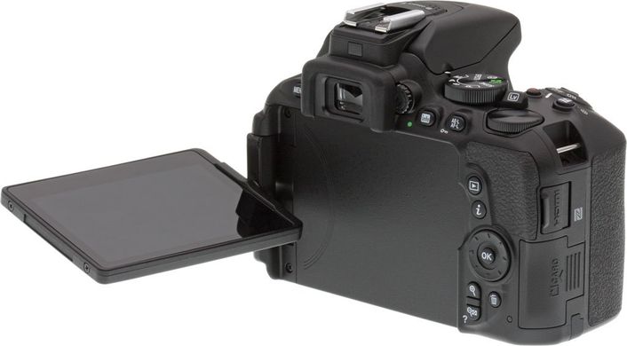 Дзеркальний фотоапарат Nikon D5600 kit (18-105mm VR)