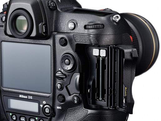 Дзеркальний фотоапарат Nikon D5 Body