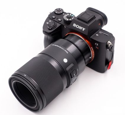 Об'єктив Sigma AF 70mm f/2.8 DG Macro Art Sony E